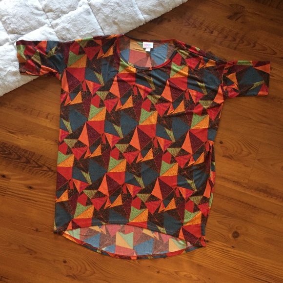 LuLaRoe Irma Geometric Top Size XS - Picture 1 of 3