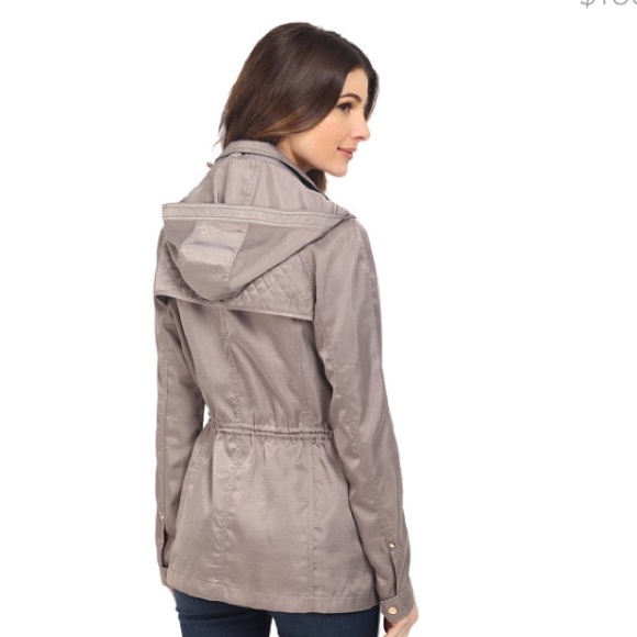 Vince Camuto Spring Anorak - Picture 2 of 4