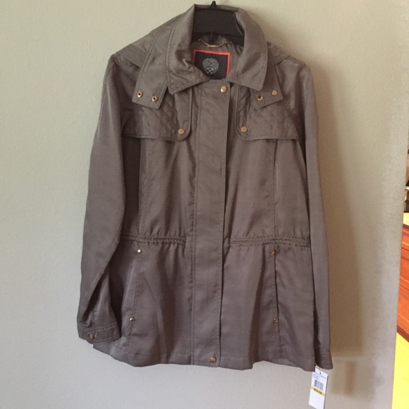 Vince Camuto Spring Anorak - Picture 3 of 4