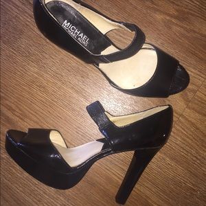 Michael Kors comfortable platform heel NEW