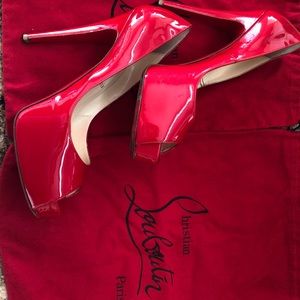 100% AUTHENTIC Christian Louboutin heels 👠