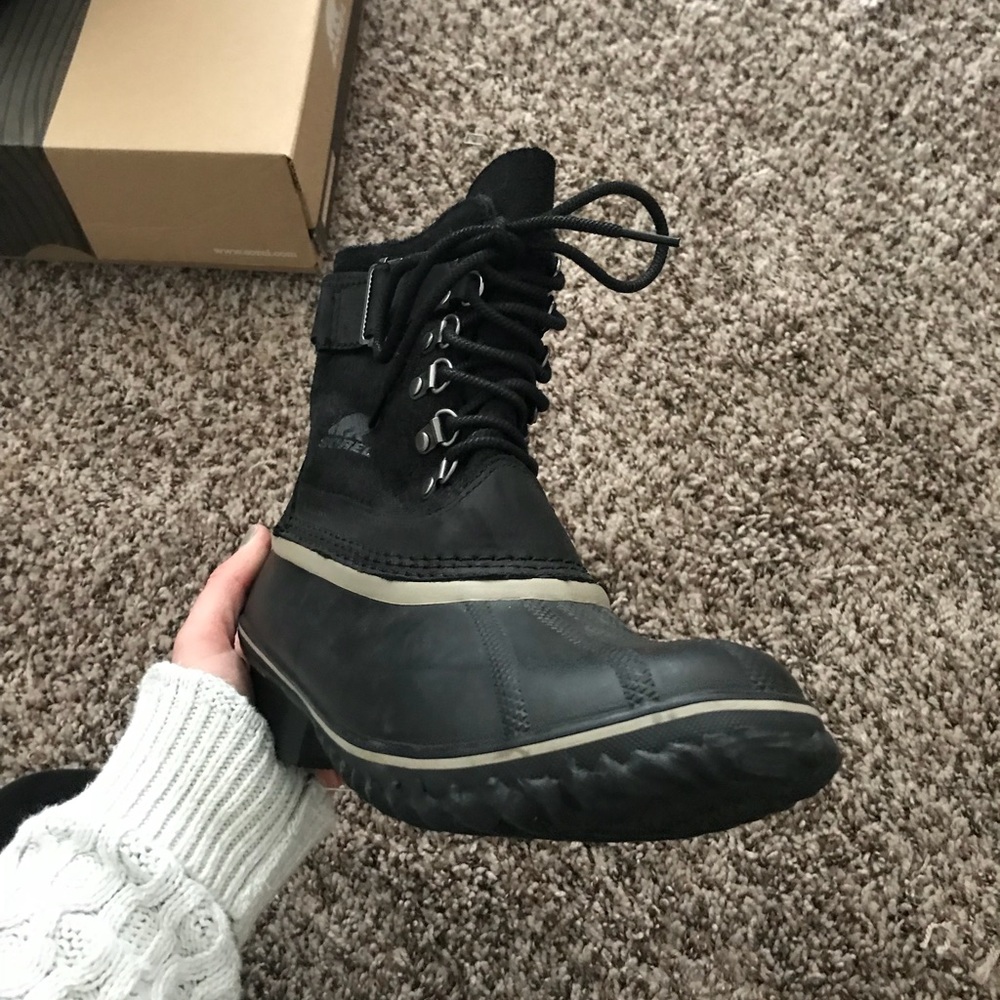 Sorels black winter fancy lace. Accepting offers