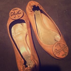 Tory Burch Reva Flat in Nude