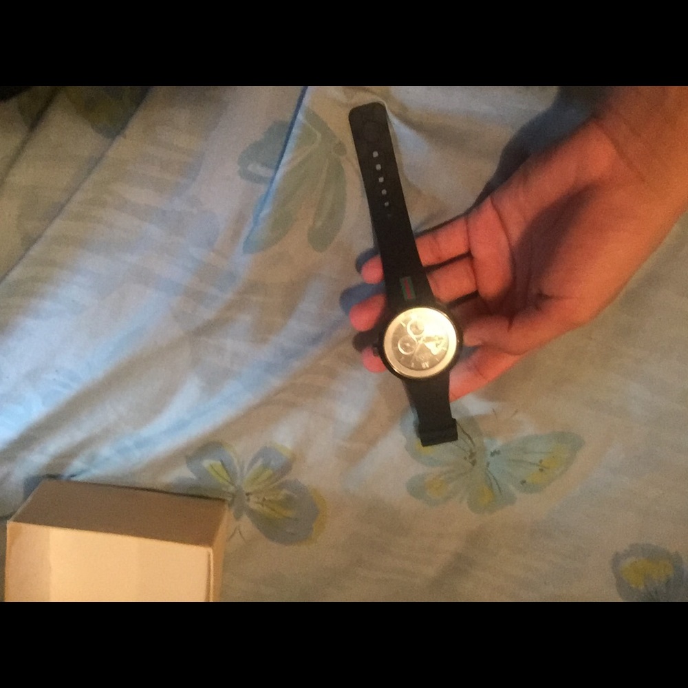 Real Gucci Watch - Picture 3 of 5