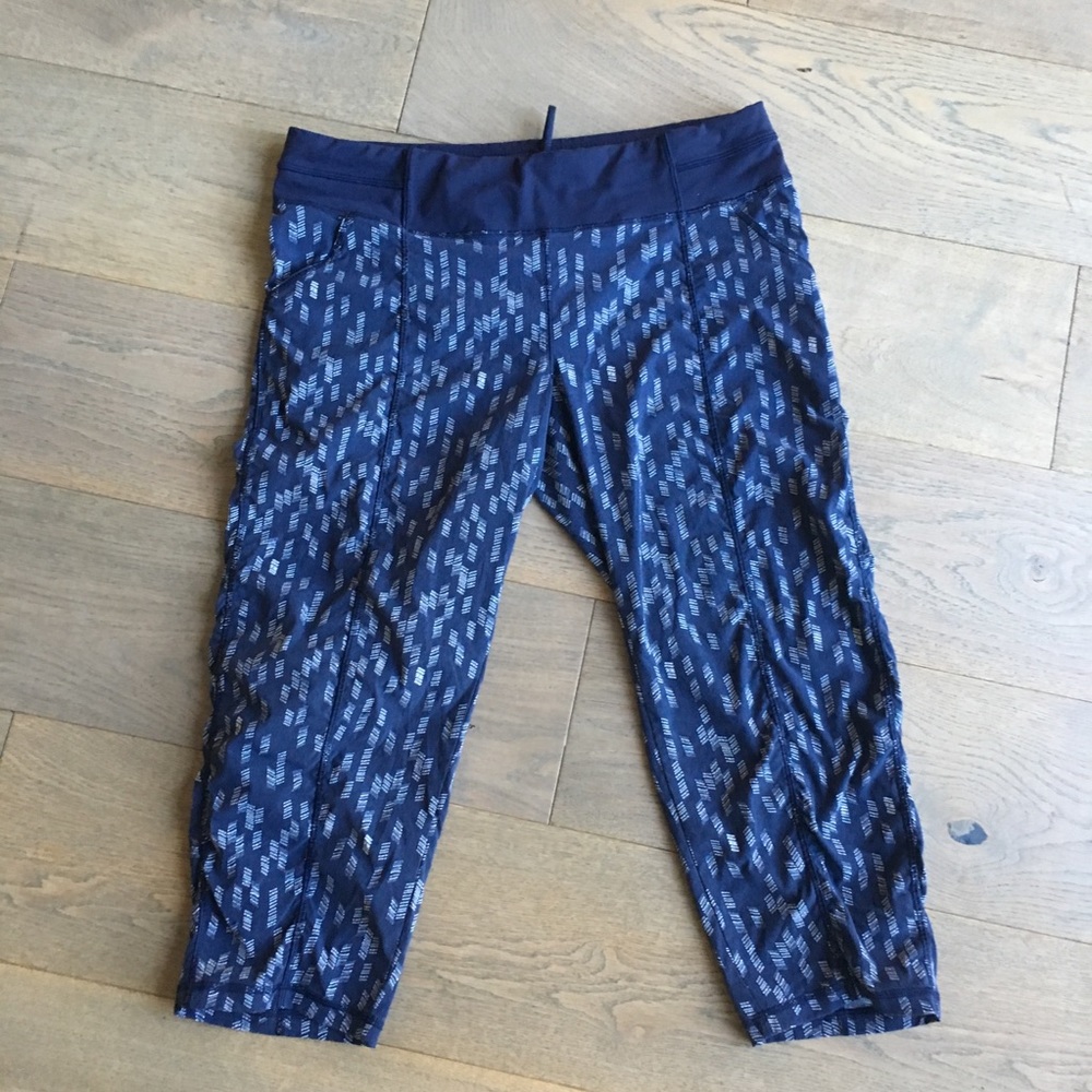 Lucy active Get Going Navy White Capri Pants