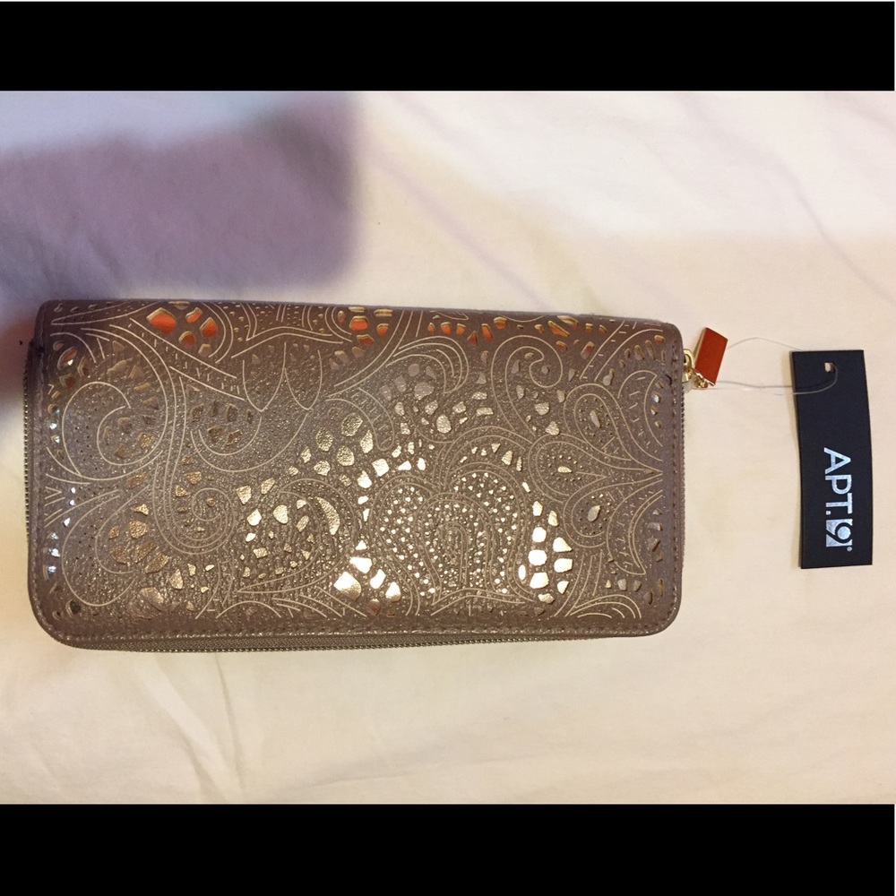 Apt. 9 Wallet