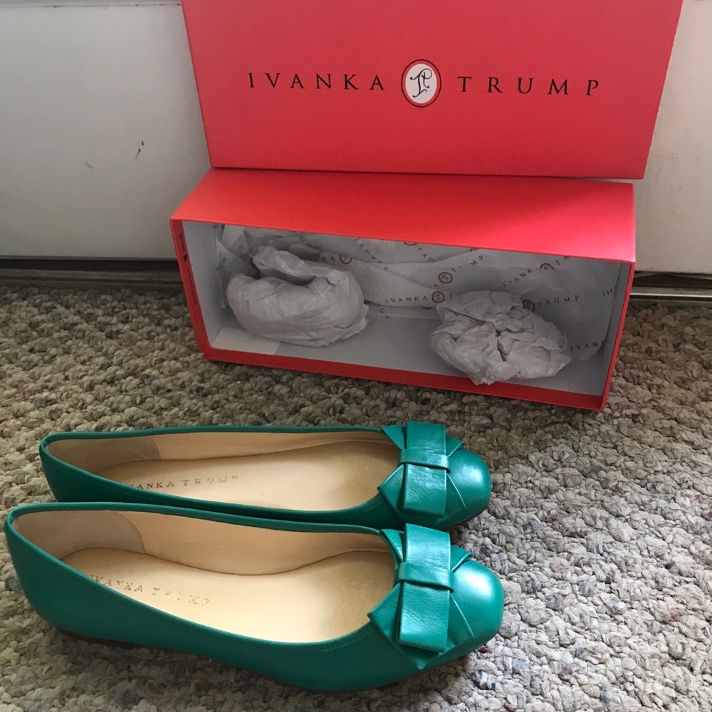 Ivanka Trump Green Bow Ballerina Flats Brand BNIB