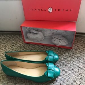 Ivanka Trump Green Bow Ballerina Flats Brand BNIB