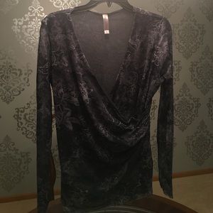 XL Wrap top in shades of gray