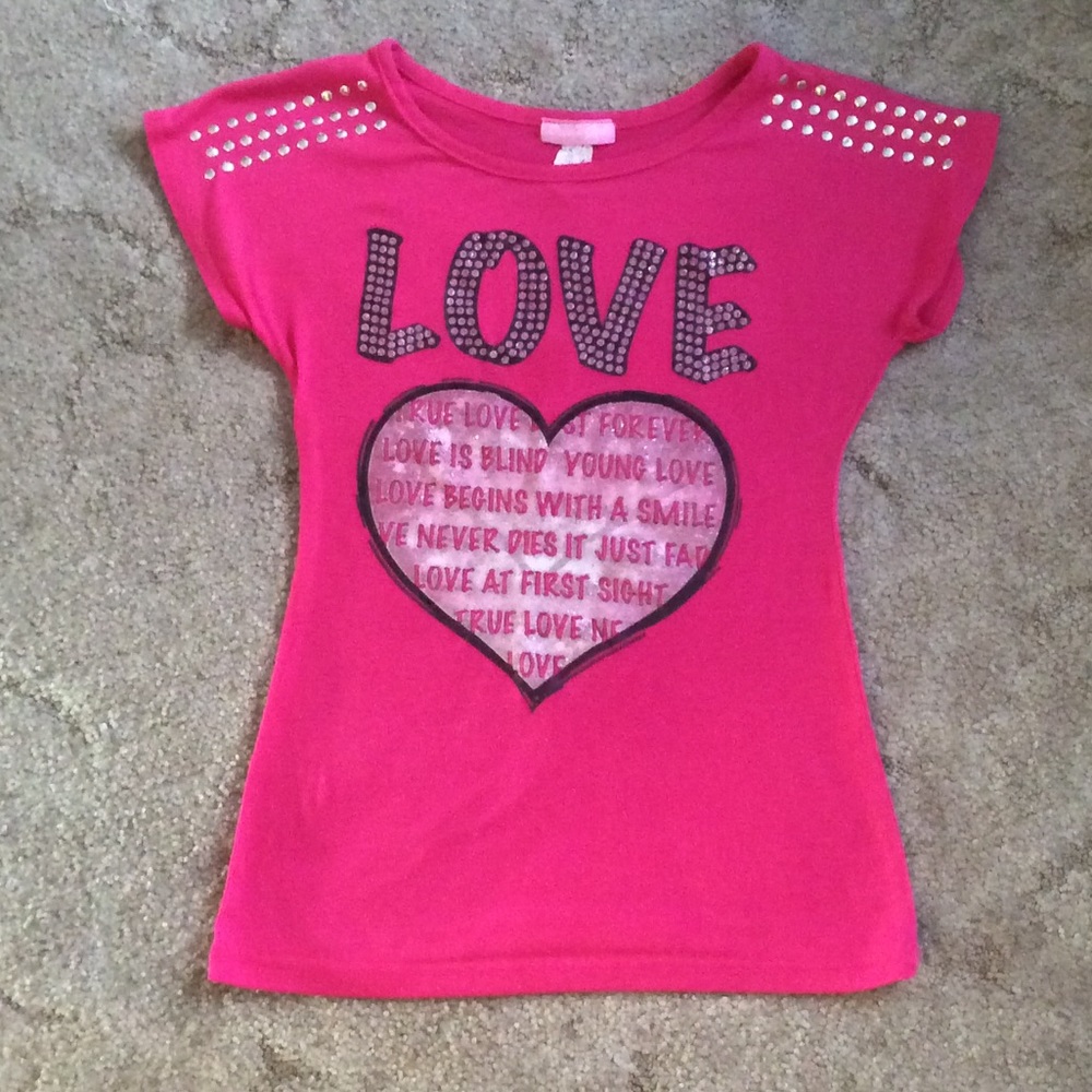 Pink tshirt