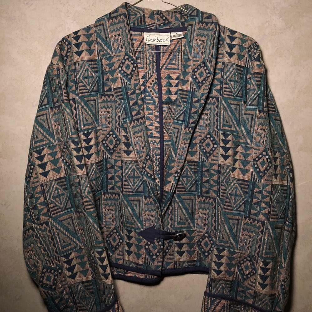 Women’s geometric fall crop jacket