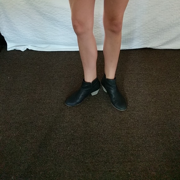 Black booties - Picture 2 of 3