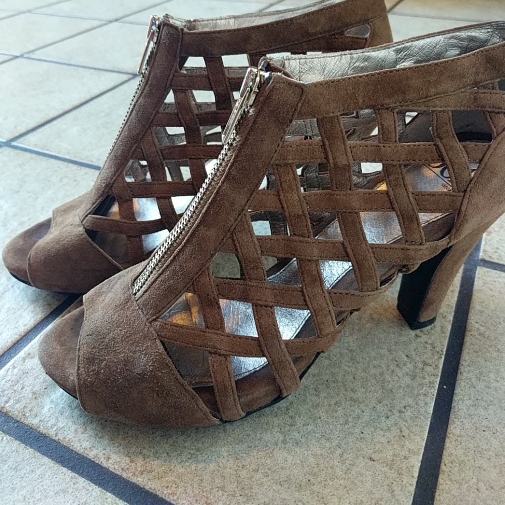 Sofft heels size 7.5.