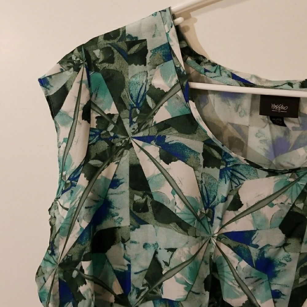 Patterned Sleeveless Top