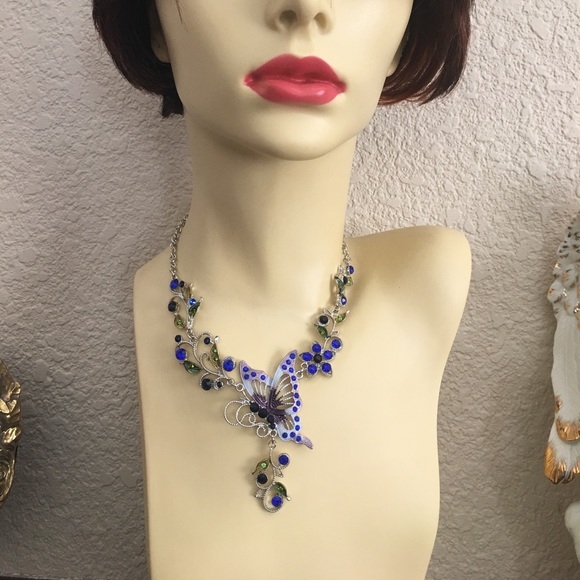 Crystal Butterfly Necklace Set/ Blue - Picture 2 of 8