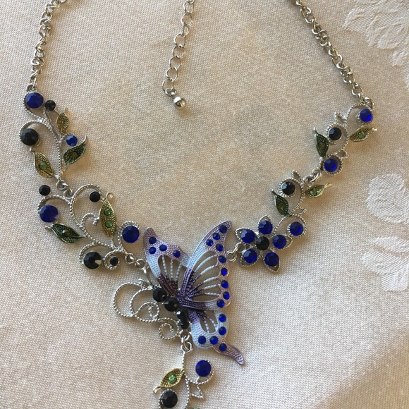 Crystal Butterfly Necklace Set/ Blue - Picture 5 of 8