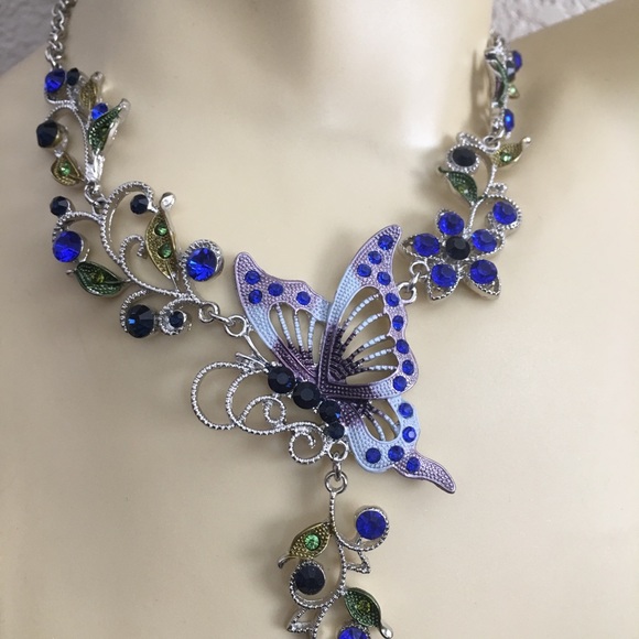 Crystal Butterfly Necklace Set/ Blue - Picture 7 of 8