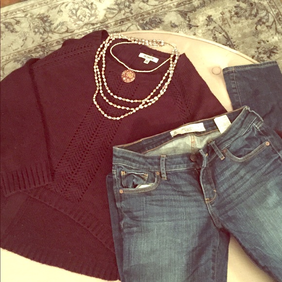 Maroon back zipper long sleeved sweater - Picture 1 of 1