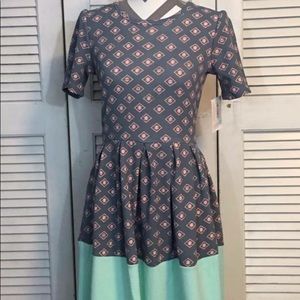 LulaRoe Amelia - Small