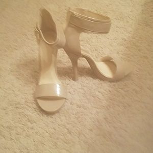 Nude shoes