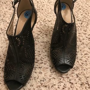 Brand new Jessica Simpson Shooties