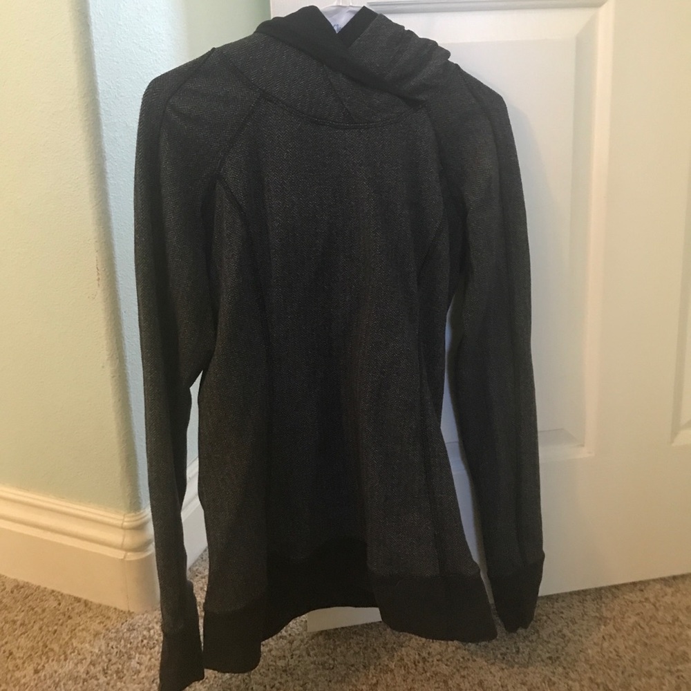 Lululemon Think Fast pullover