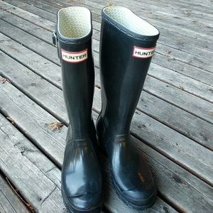 Size 4-5 Hunter boots
