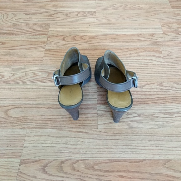 Coach taupe high heels - Picture 4 of 4