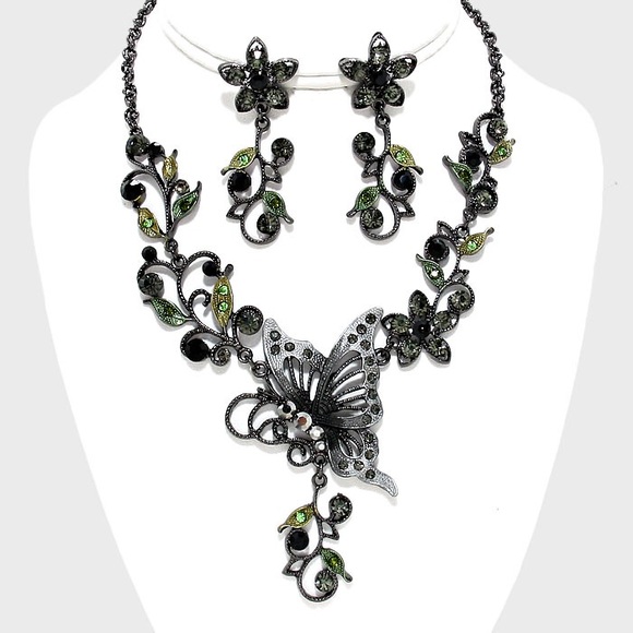 Crystal Butterfly Necklace Set/ Black - Picture 4 of 8