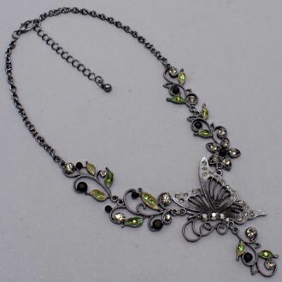 Crystal Butterfly Necklace Set/ Black - Picture 8 of 8