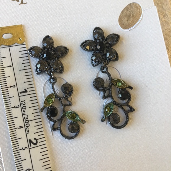 Crystal Butterfly Necklace Set/ Black - Picture 7 of 8