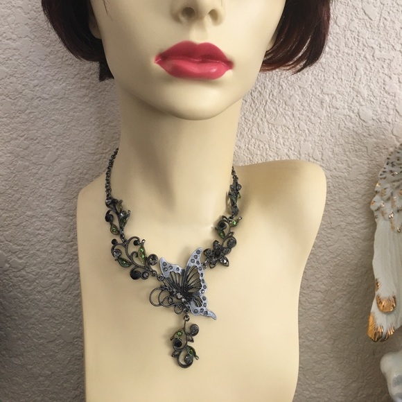 Crystal Butterfly Necklace Set/ Black - Picture 1 of 8