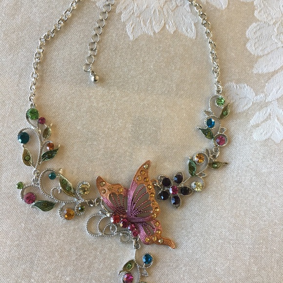 Crystal Butterfly Necklace Set/Multi Silver - Picture 4 of 8
