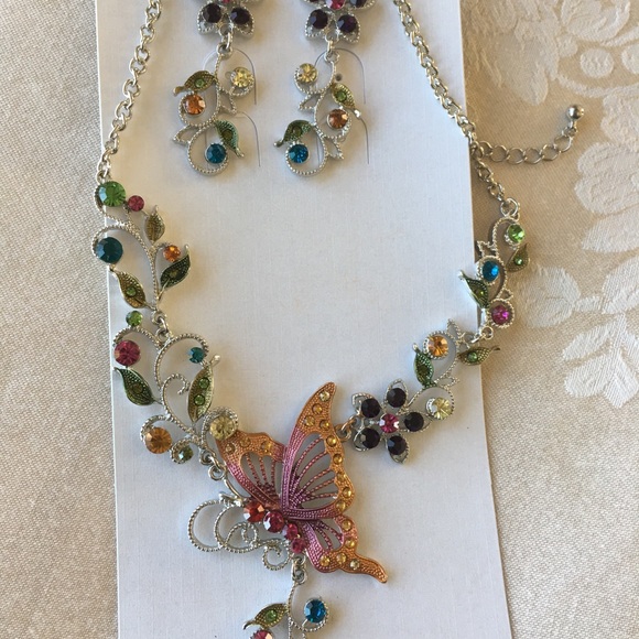Crystal Butterfly Necklace Set/Multi Silver - Picture 3 of 8