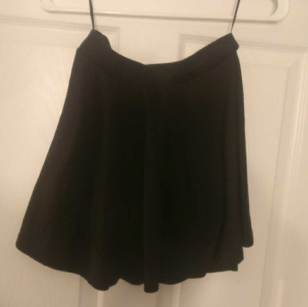Black skater skirt