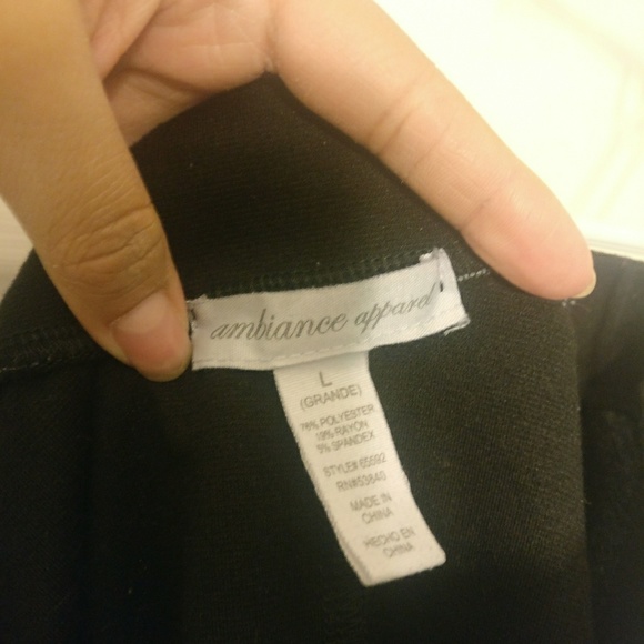 Black skater skirt - Picture 2 of 3