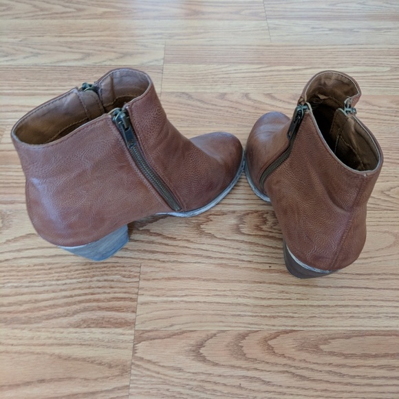 Mid heel brown bootie - Picture 4 of 4