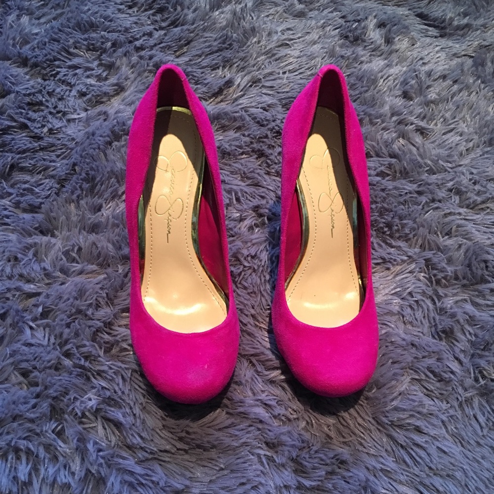 Jessica Simpson pumps