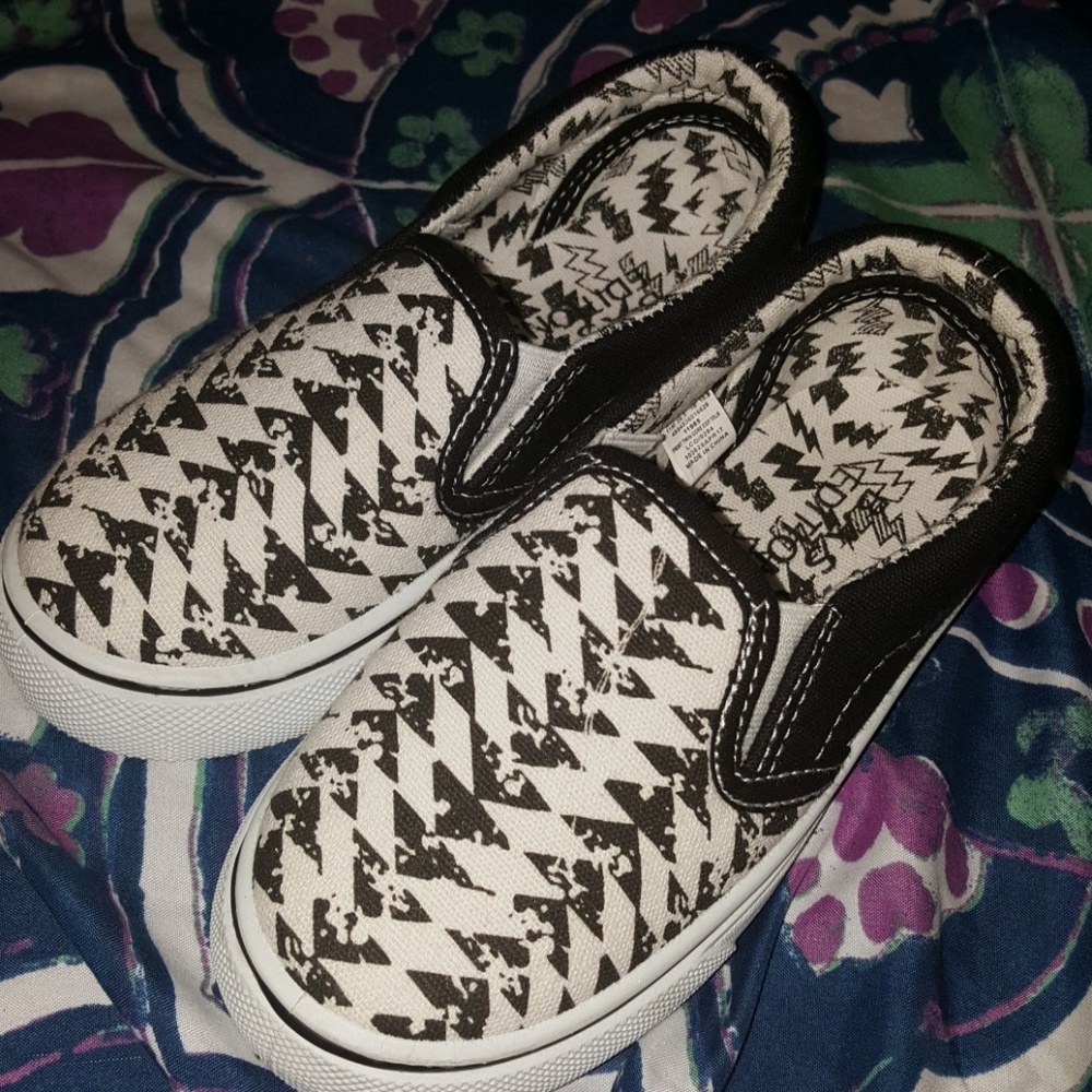 Very cute slip on shoes.