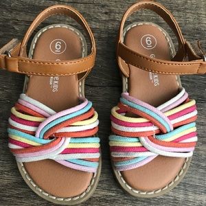 👧🏽toddle size 6 sandals