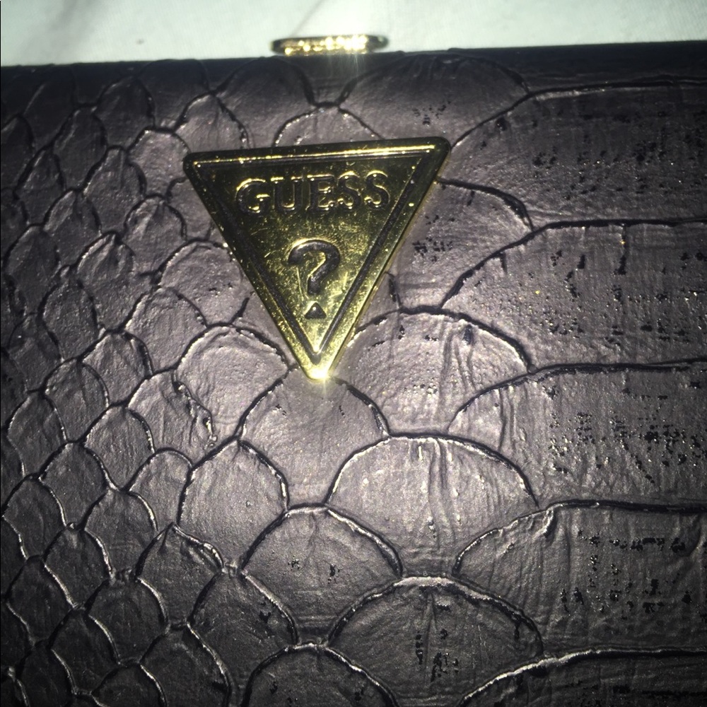 GUESS CLUTCH - Picture 2 of 3