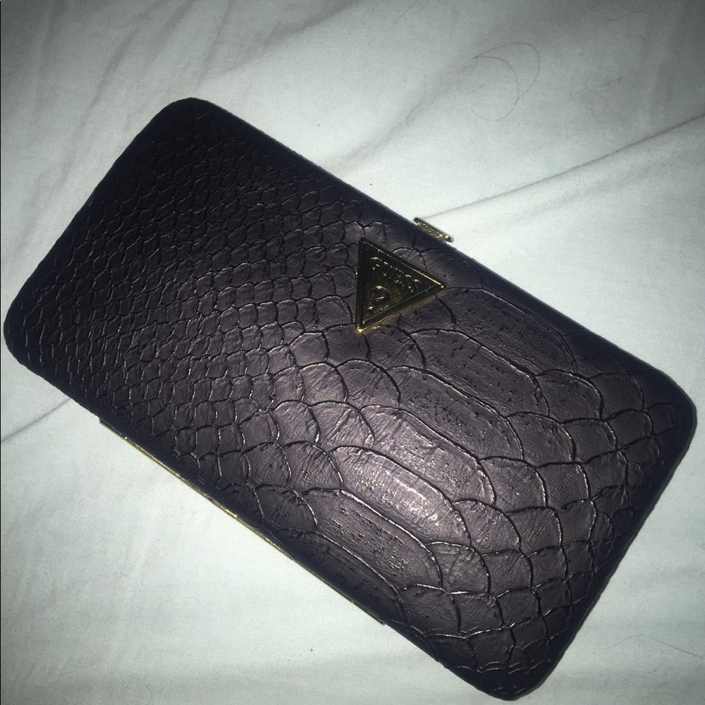 GUESS CLUTCH - Picture 1 of 3