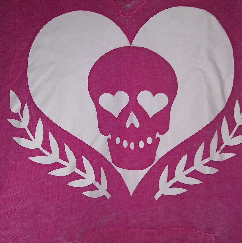 Lacy-Look Skull Shirt