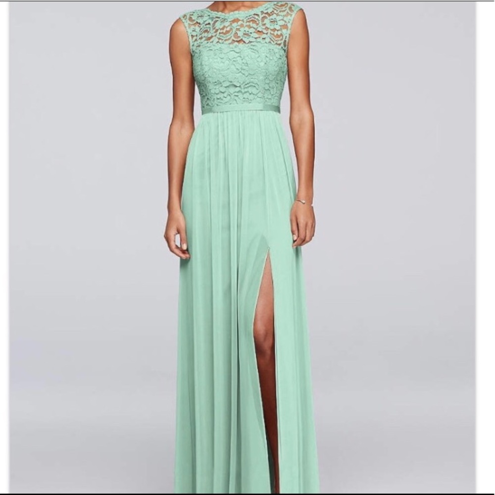 David’s Bridal bridesmaids dress brand new size 4