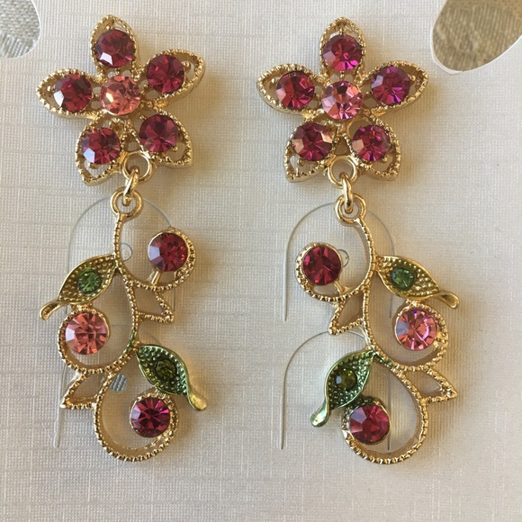 Crystal Butterfly Necklace Set/Pink - Picture 7 of 8