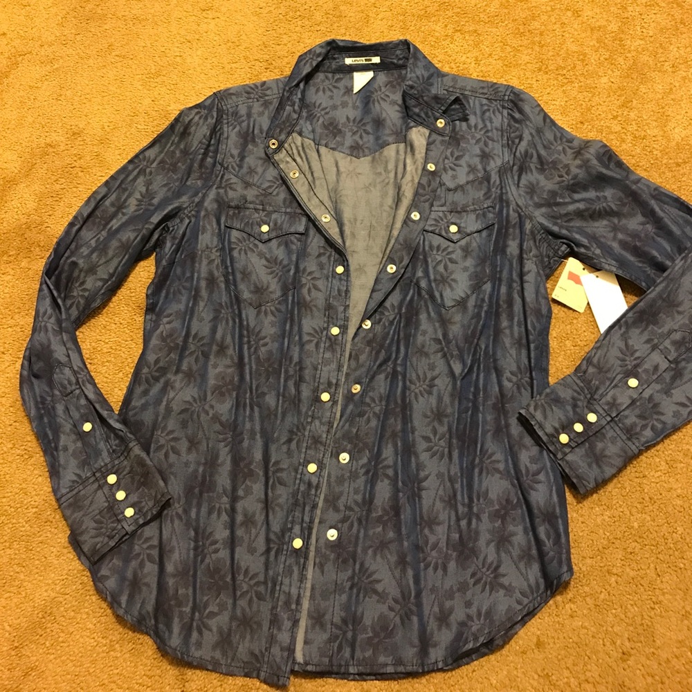 Levi’s Shirt