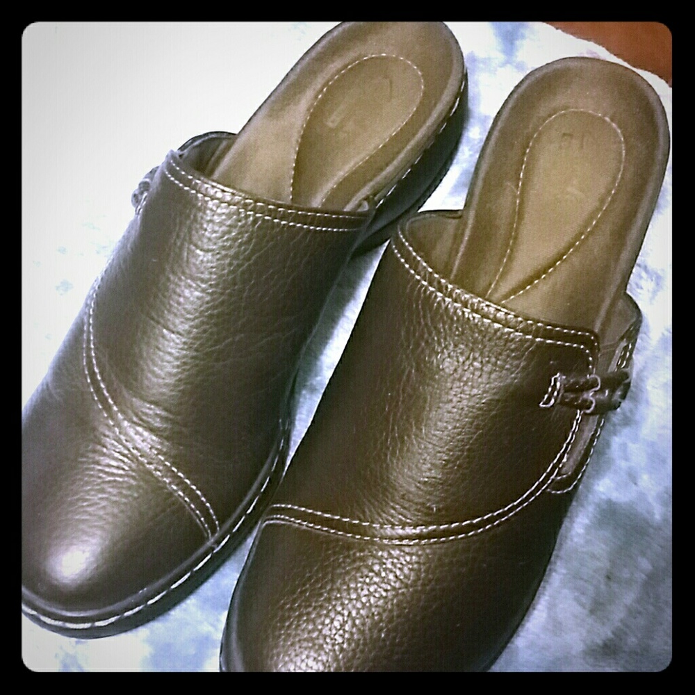 Clarks Brown Leather Slide / Clogs sz 9