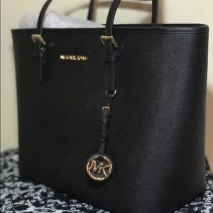 Micheal Kors tote purse
