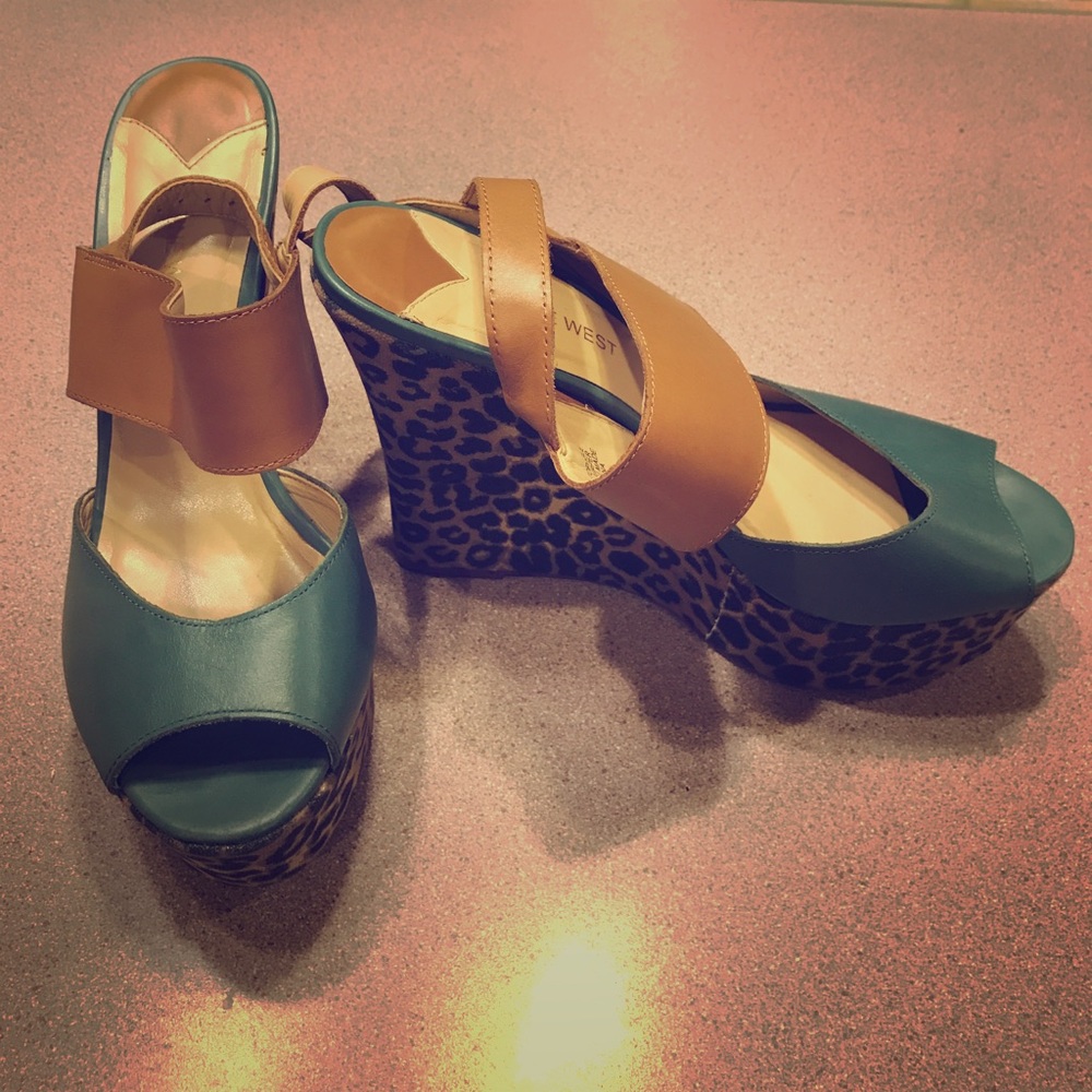 👌 Platform leopard print Nine West wedges 👌
