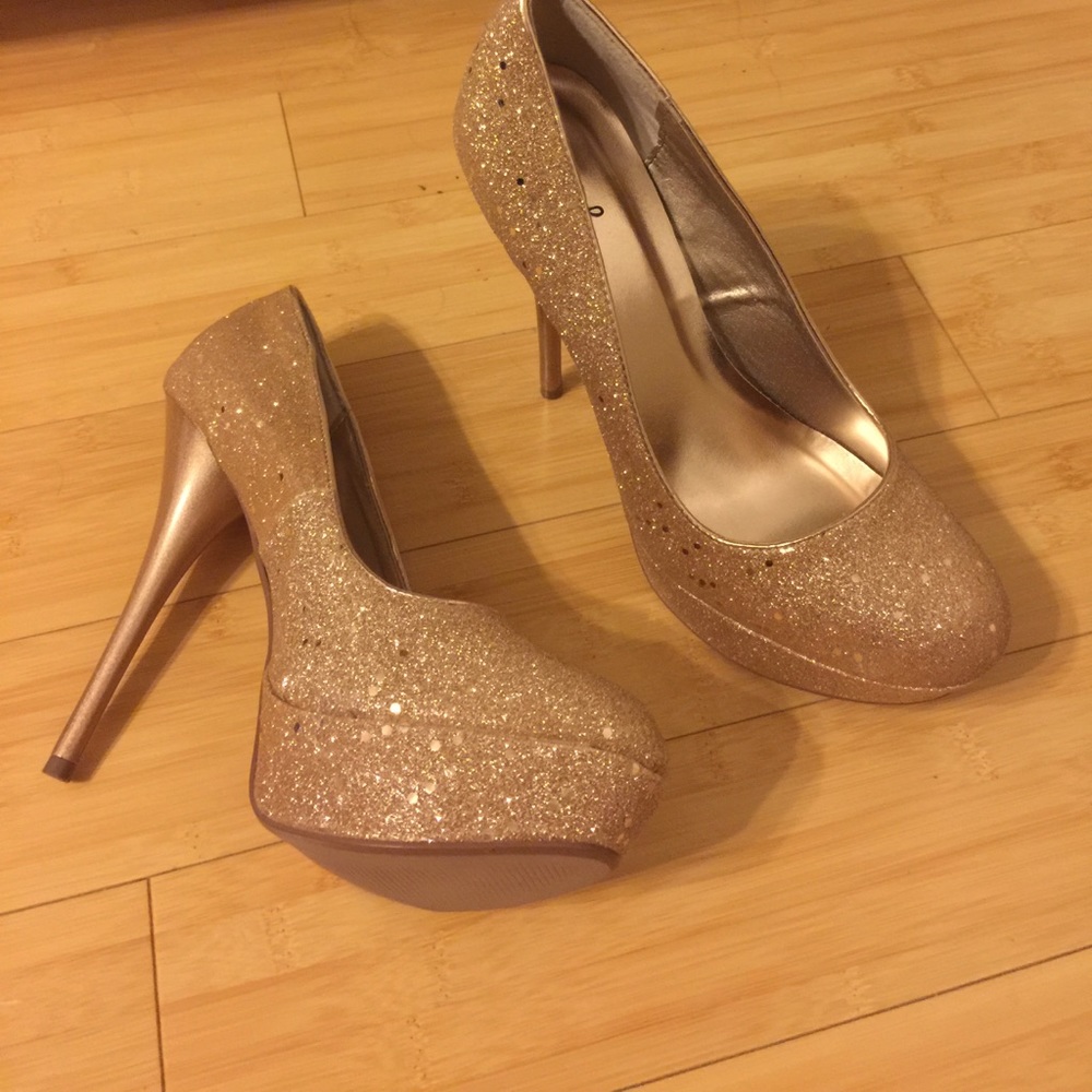 Size 10 glitter gold platform heels - Picture 2 of 5